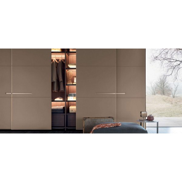 WARM Lema, armadio modulare elegante con ante in cuoio