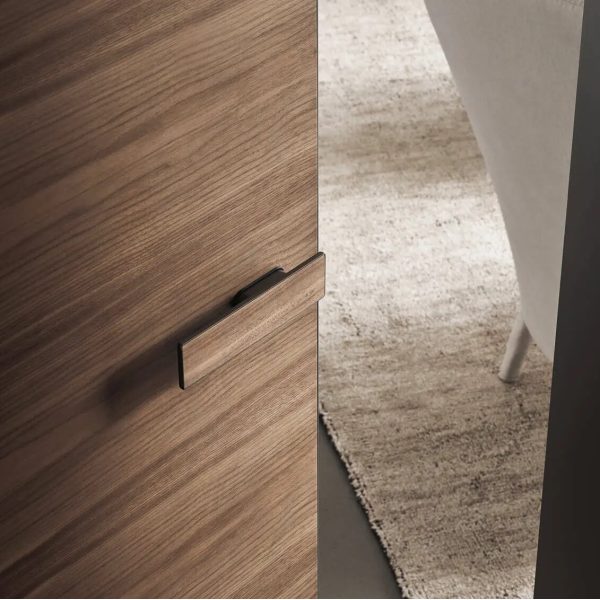 Aura Rimadesio, porta battente o scorrevole di design