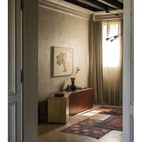Partout credenza