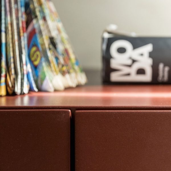 Partout credenza