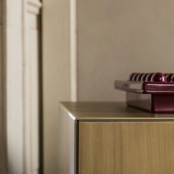 Partout credenza