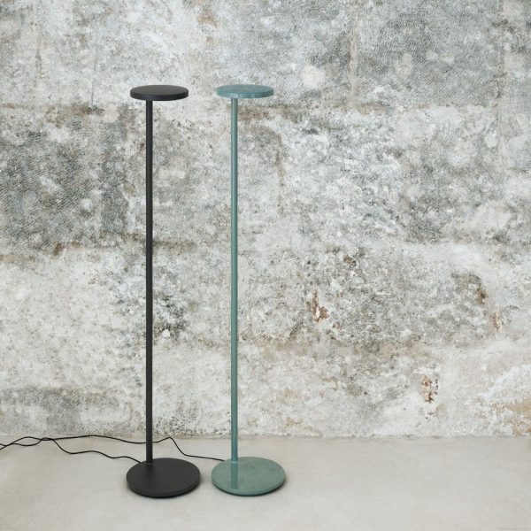 Lampada OBLIQUE FLOOR USB-C - Flos