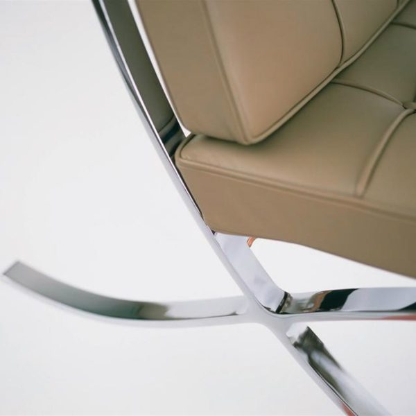 Barcelona Chair | Icona di design in acciaio e pelle Knoll - IDA' Interni d'Autore
