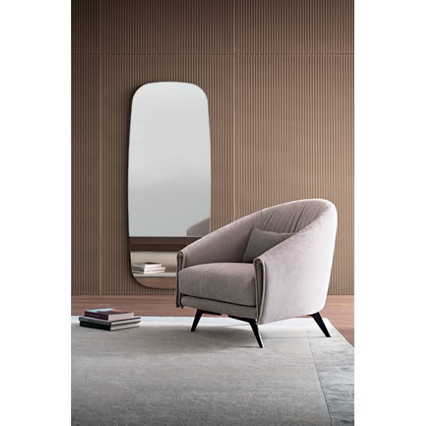 Saddle armchair