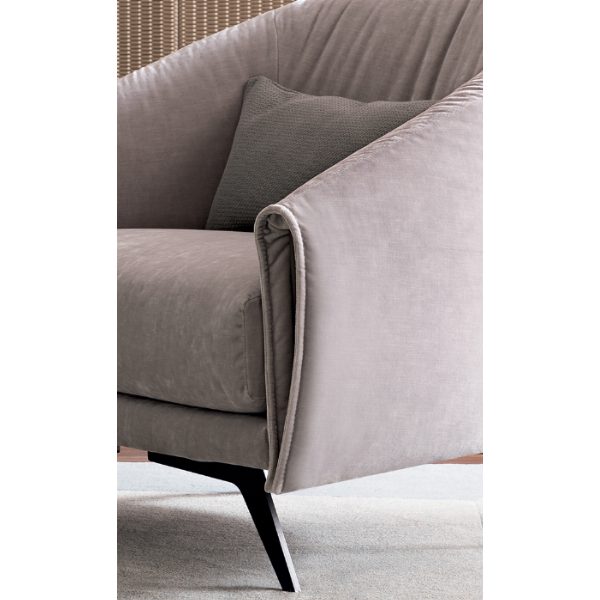 Saddle armchair