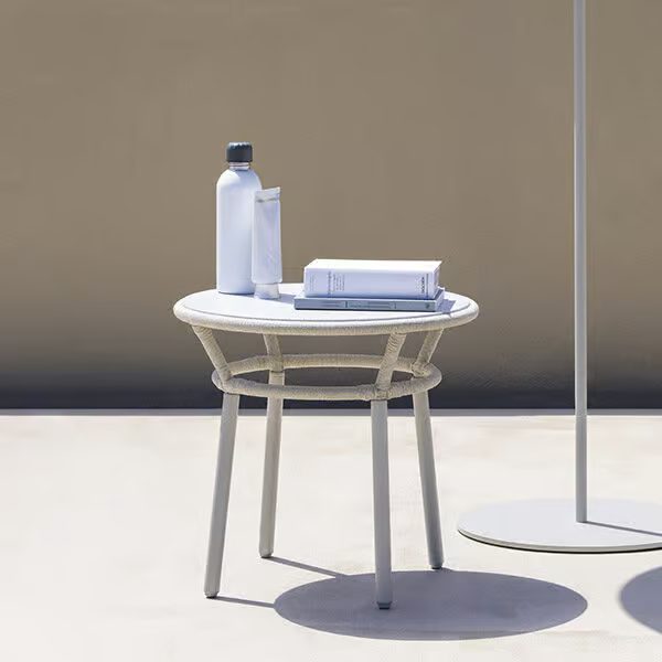 EMMA CROSS Small table