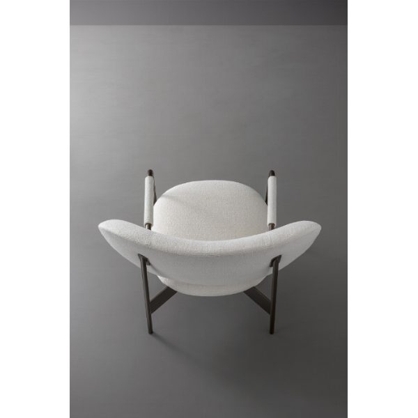Cross lounge chair