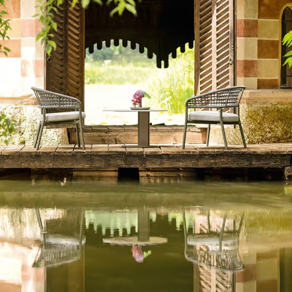 Plinto Lounge Chairs