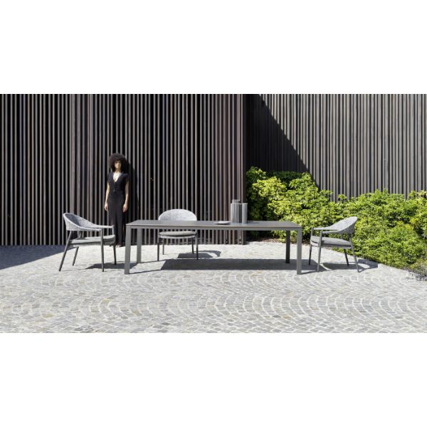 VICTOR Low table