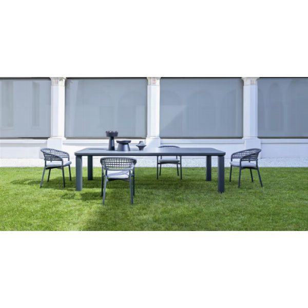 PLINTO Dining armchair