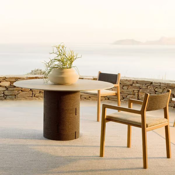 GIANNA Table