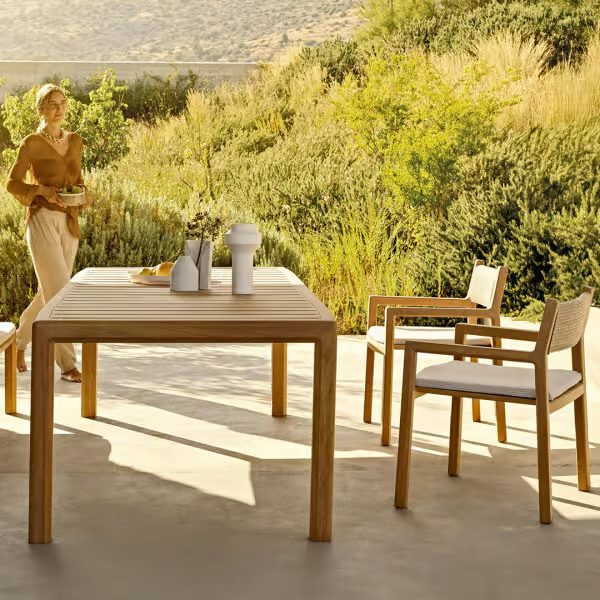 GIANNA Dining Table