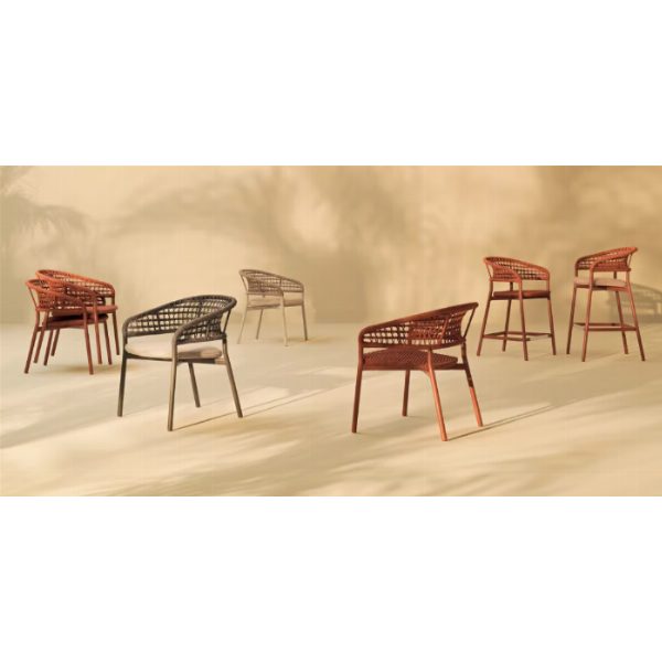PLINTO Lounge armchair