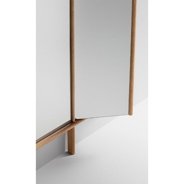 Isola mirror