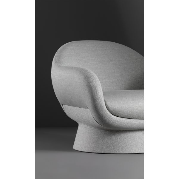 Boolean armchair con base rivestita
