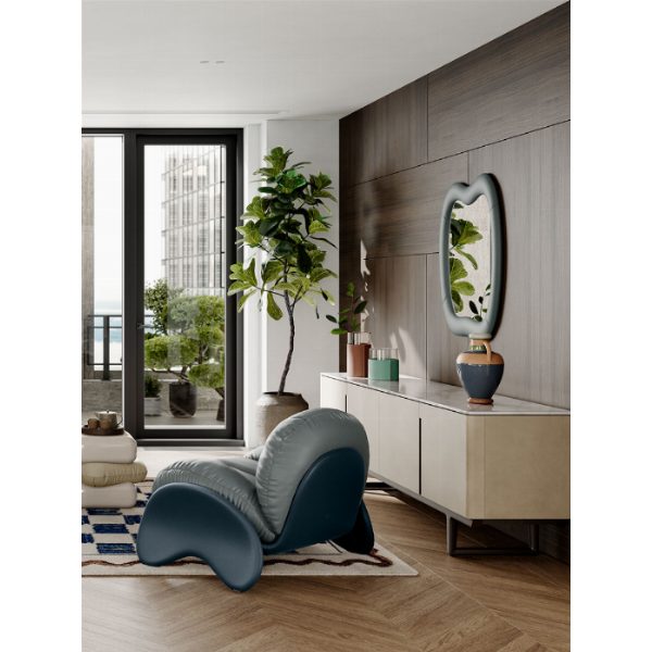 Squash: specchio da parete design rivestito in pelle, Faye Toogood