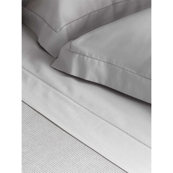 Riomaggiore | Coordinato notte - Poltrona Frau Style & Design Centre