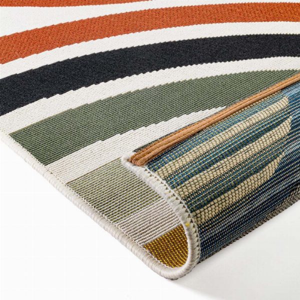 AMAZZONIA 1272X/Q04 Rug: Retro Elegance for Indoor and Outdoor Spaces