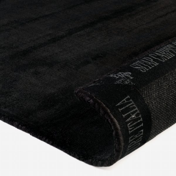 TRENDY SHINY BLACK – Bold Elegance for Contemporary Interiors