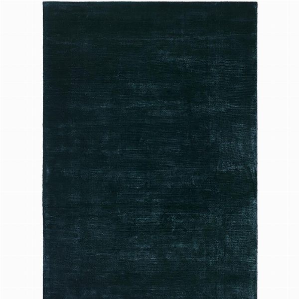 EUCALYPTUS TROPICAL GREEN – Deep Elegance for Contemporary Spaces