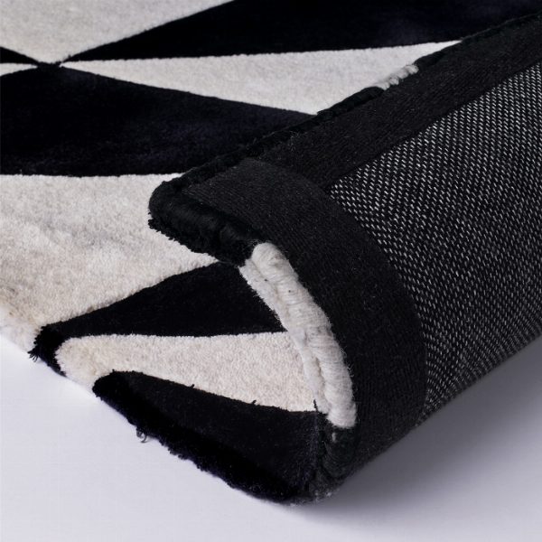 BIANCA NEVE ZERO – Geometric Sophistication for Contemporary Spaces