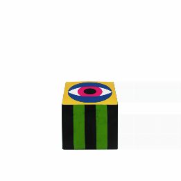 Eye pouf