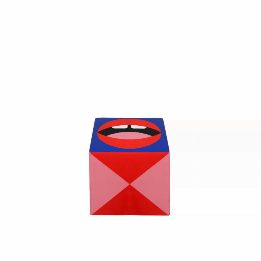 Mouth pouf