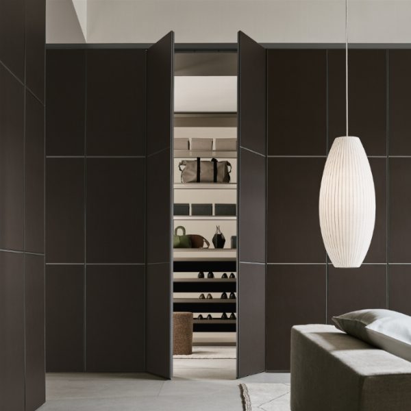 Cover freestanding