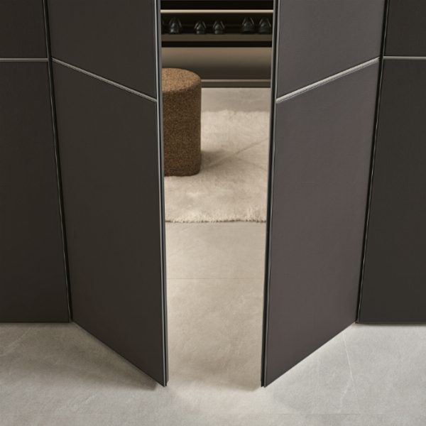 Cover freestanding