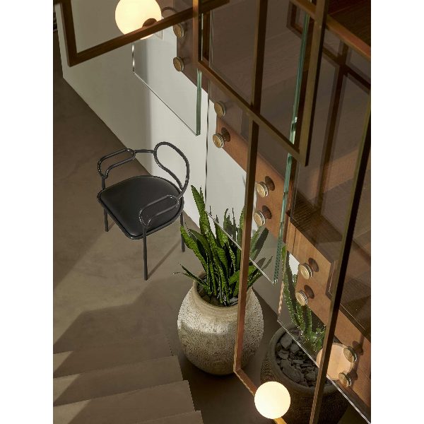 01 Chair