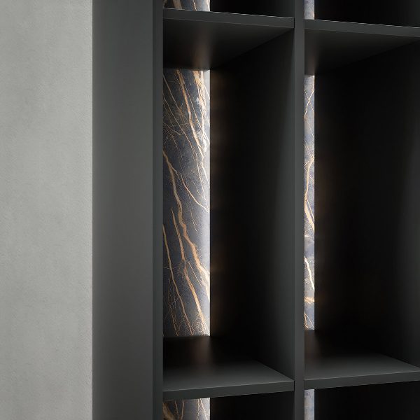Mobile sospeso con libreria verticale