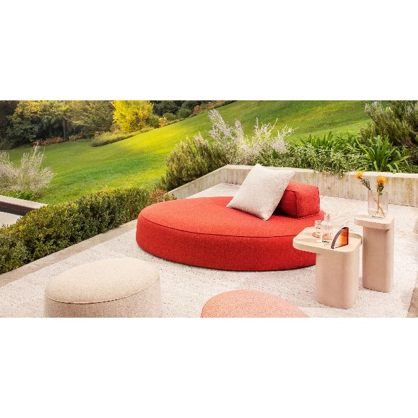 Milos seduta outdoor