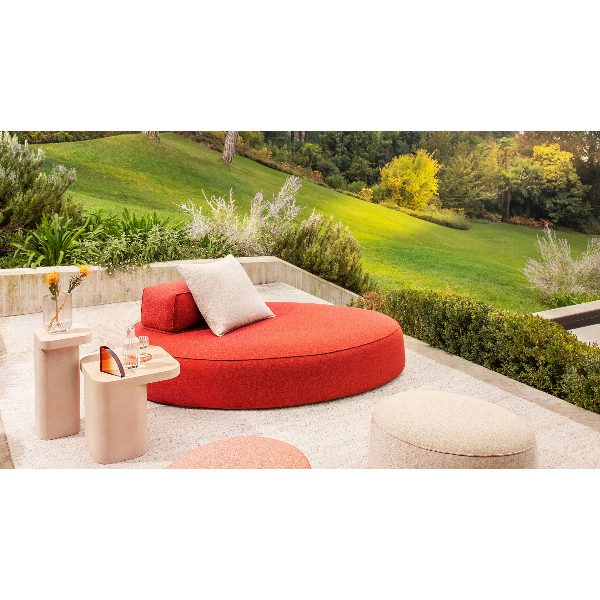 Milos seduta outdoor