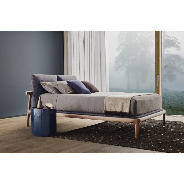Fushimi letto