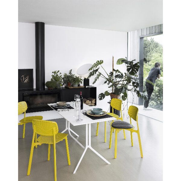 Poule tavolino outdoor