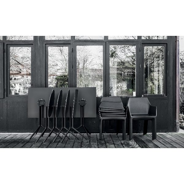 Poule tavolino outdoor