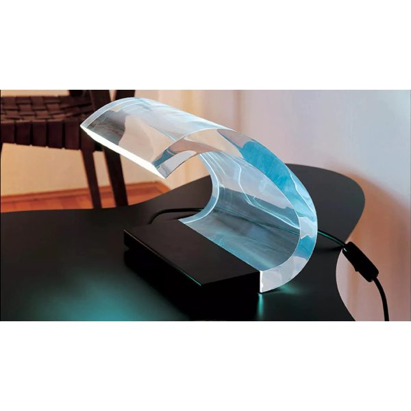 Acrilica lampada da tavolo