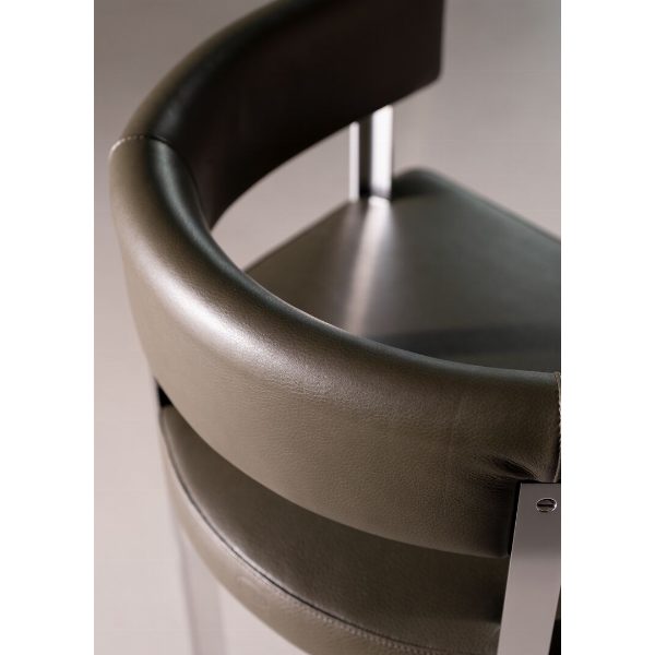 T Chair sedia